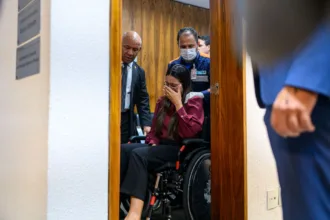 cpmi-do-inss:-depoente-tem-crise-de-ansiedade-e-deixa-audiencia