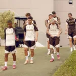 em-semana-de-cobrancas-por-desempenho-no-flamengo,-jogadores-se-reunem-a-portas-fechadas-para-fazer-autocritica