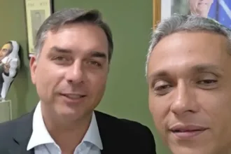 em-meio-a-racha-no-pl,-flavio-bolsonaro-respalda-pre-candidatura-de-gayer-ao-senado