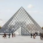 presidente-do-museu-do-louvre-pede-demissao-quatro-meses-apos-roubo