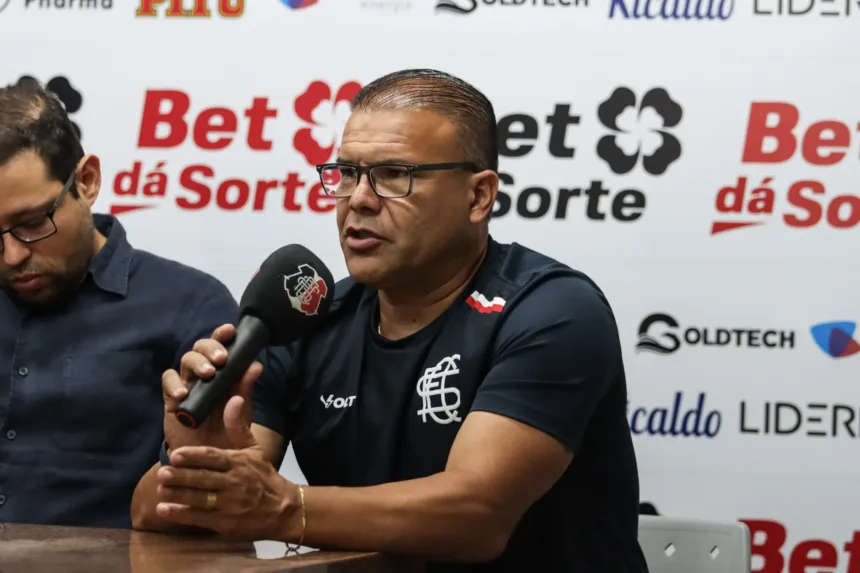 idolo-do-goias,-harlei-menezes-e-desligado-do-santa-cruz