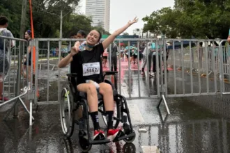 ‘meu-sonho-e-voltar-a-correr’:-conheca-doenca-rara-que-deixou-goiana-tetraplegica-5-vezes-em-17-anos