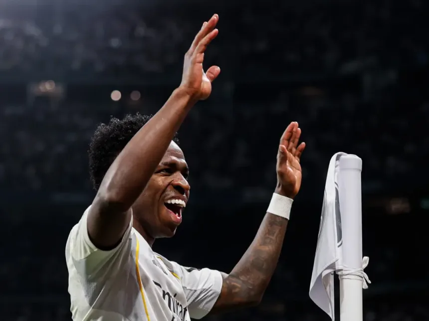 com-gol-de-vini-jr,-real-madrid-supera-benfica-nos-playoffs-e-avanca-as-oitavas-de-final-da-champions-league