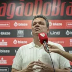 adson-batista-critica-atuacao-mesmo-apos-classificacao:-“eu-nao-vi-um-jogo-de-futebol-profissional”