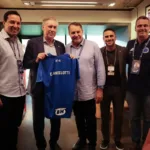 carlo-ancelloti-foi-recepcionado-no-estadio-mineirao,-onde-acompanhou-o-duelo-entre-cruzeiro-e-corinthians