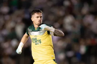 tadeu-decisivo:-relembre-cinco-atuacoes-marcantes-do-paredao-esmeraldino