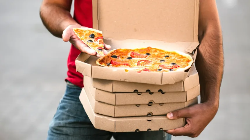 sem-louca-suja:-saiba-o-horario-em-que-o-goianiense-prefere-pedir-comida-por-aplicativo