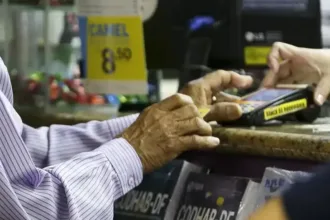 justica-autoriza-aposentado-goiano-com-95%-da-receita-comprometida-a-renegociar-emprestimos