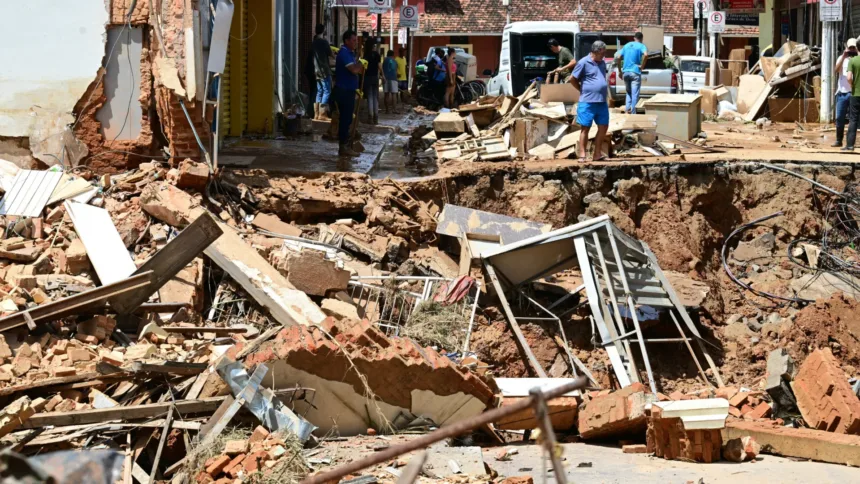 chega-a-64-o-numero-de-mortos-apos-chuvas-na-zona-da-mata,-em-mina-gerais