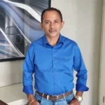 caneta-azul:-manoel-gomes-estaria-morando-de-favor-apos-prejuizo-de-r$-7-milhoes;-equipe-se-pronuncia