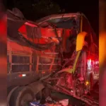 ‘momento-de-distracao’:-saiba-como-aconteceu-acidente-com-onibus-que-deixou-19-feridos-em-jaragua