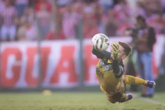 com-tadeu-protagonista,-goias-confirma-vaga-na-final-do-goianao