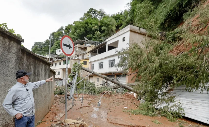 em-mg,-lula-critica-quem-“brinca-de-fazer-politica”-pelo-celular