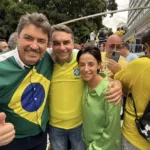 wilder-e-ana-paula-participam-de-manifestacao-na-paulista-e-gravam-video-com-flavio-bolsonaro