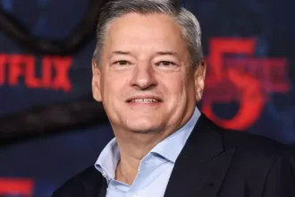 ted-sarandos,-ceo-da-netflix,-fala-sobre-perder-disputa-pela-warner-–-omelete