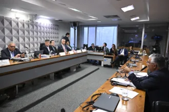 cpis-fazem-ofensivas-para-tentar-desgastar-opositores-em-ano-eleitoral