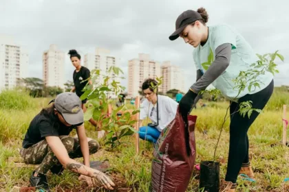 bloco-faz-acao-sustentavel-pos-carnaval-com-plantio-de-500-arvores-em-goiania