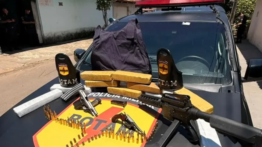 rotam-apreende-fuzil,-pistola,-revolver-e-drogas-apos-confronto-em-goiania