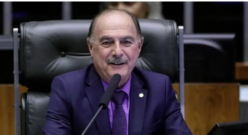 zacharias-calil-se-reune-com-daniel-e-bruno-peixoto,-confirma-ida-ao-mdb-e-entra-na-disputa-pelo-senado-na-base-governista