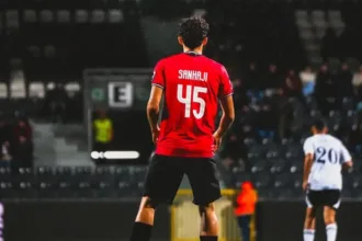 clube-da-holding-de-john-textor,-dono-da-saf-do-botafogo,-e-punido-com-perda-de-pontos-na-belgica-por-nao-pagamento-de-dividas