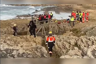 passarela-desaba-em-praia-da-espanha-e-quatro-pessoas-morrem