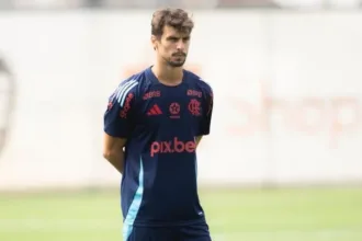 apos-filipe-luis,-rodrigo-caio-deixa-comissao-do-flamengo