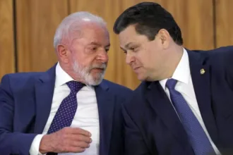 alcolumbre-diz-que,-se-lula-quer-falar-com-ele,-deve-procura-lo