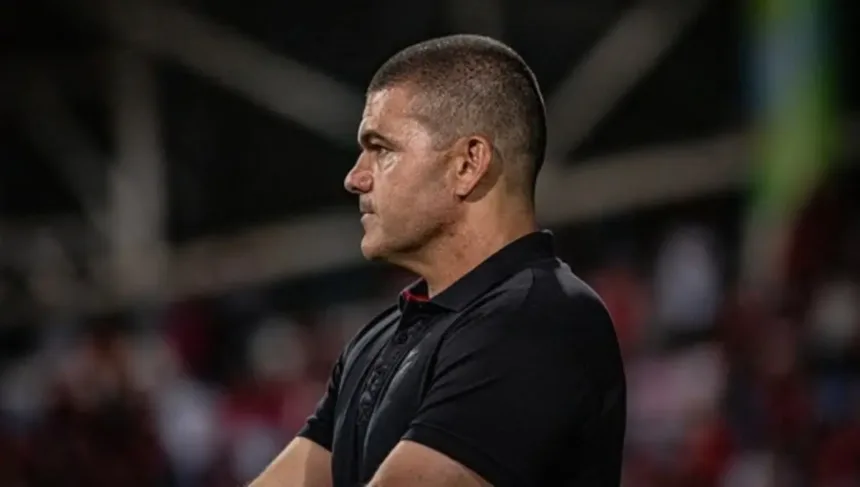 mesmo-classificado-na-copa-do-brasil,-umberto-louzer-admite-que-vila-nova-precisa-evoluir