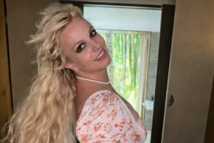 britney-spears-e-presa-na-california-por-suspeita-de-dirigir-apos-beber