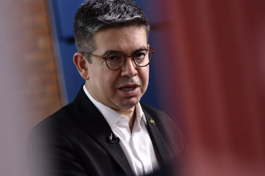 eleicoes:-randolfe-ve-mais-foco-da-direita-do-que-esquerda-no-senado