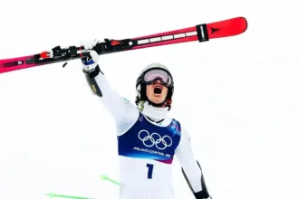 de-volta-a-copa-do-mundo-apos-titulo-olimpico,-lucas-pinheiro-braathen-vence-slalom-gigante-em-kranjska-gora