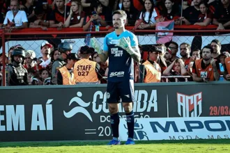 “nao-tem-nada-ganho”,-diz-goleiro-tadeu-apos-vitoria-do-goias-sobre-atletico