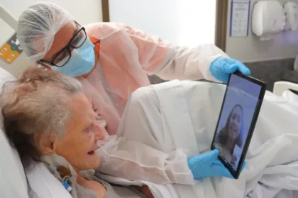 reencontro-virtual:-internada-em-goiania,-mae-em-cuidados-paliativos-se-emociona-ao-rever-filha-que-mora-no-ceara