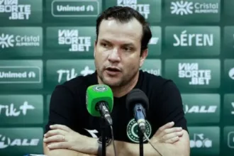 daniel-paulista-valoriza-vitoria-no-classico-pela-final-do-goianao,-mas-nega-“maos-na-taca”