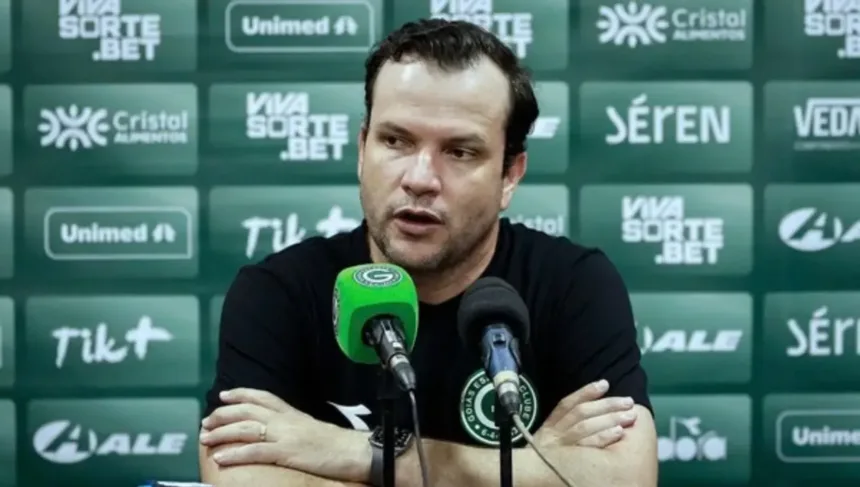 daniel-paulista-valoriza-vitoria-no-classico-pela-final-do-goianao,-mas-nega-“maos-na-taca”