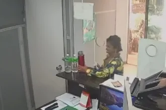 mulher-furta-garrafa-termica-de-policial-dentro-de-delegacia-em-bela-vista