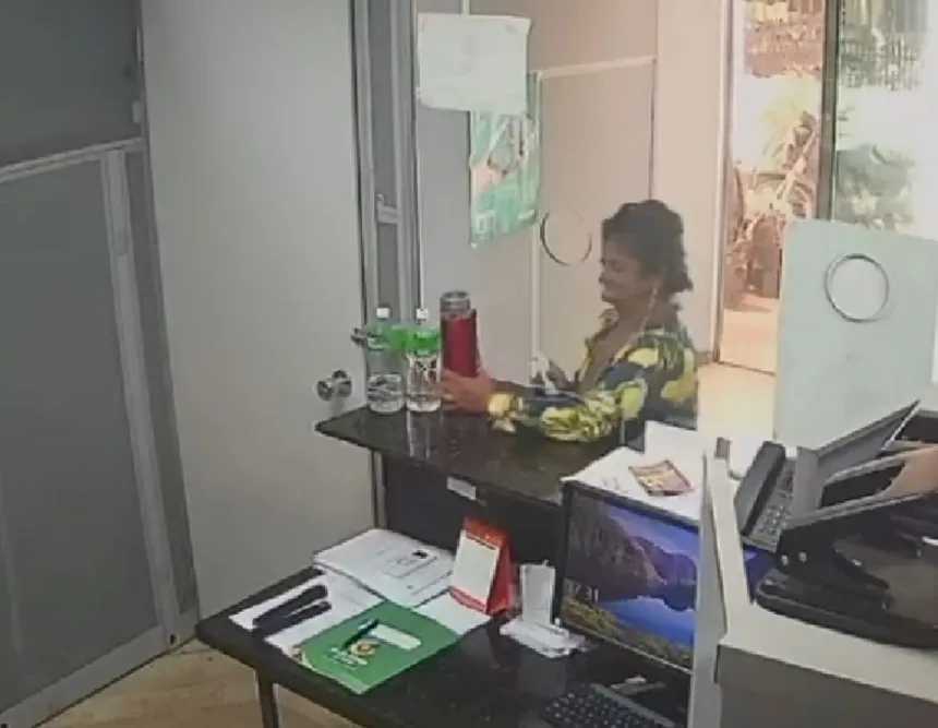 mulher-furta-garrafa-termica-de-policial-dentro-de-delegacia-em-bela-vista