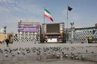 ‘meus-pais-estao-vivos?’:-apagao-de-internet-imposto-pelo-ira-completa-uma-semana-e-afeta-iranianos-em-meio-a-guerra