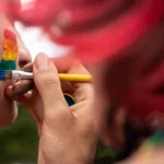 pessoa-nao-binaria-consegue-na-justica-mudanca-de-nome-e-genero-em-goias