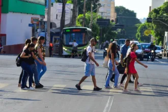 homens-tem-media-salarial-em-goias-quase-40%-maior-do-que-das-mulheres,-diz-ibge