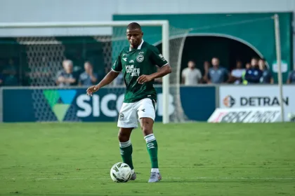 volante-juninho-revela-que-pediu-reducao-salarial-no-goias-apos-nao-acesso-a-serie-a