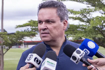 adson-batista-explica-saida-de-rafael-lacerda:-“precisamos-de-tecnico-com-o-perfil-do-atletico”