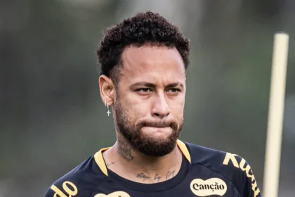 neymar-curte-foto-sensual-de-modelo-e-depois-diz-que-‘foi-sem-querer’