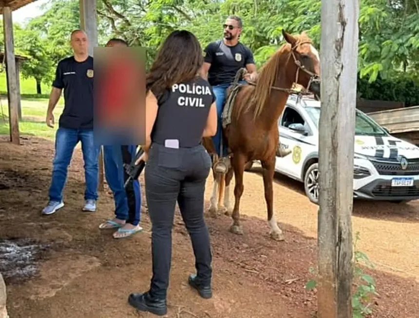 delegado-monta-a-cavalo-e-prende-agressor-de-mulher-apos-perseguicao-no-cerrado-de-luziania
