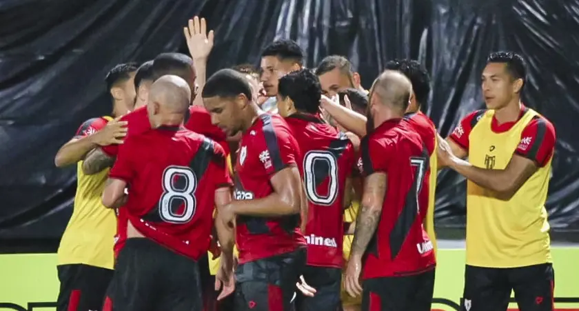 em-noite-de-estreias,-atletico-derrota-o-porto-velho-e-avanca-a-4a-fase-da-copa-do-brasil