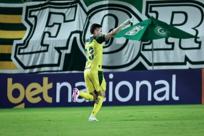 tadeu-valoriza-bom-momento-do-goias,-mas-diz-que-elenco-esta-totalmente-focado-na-final-do-goianao