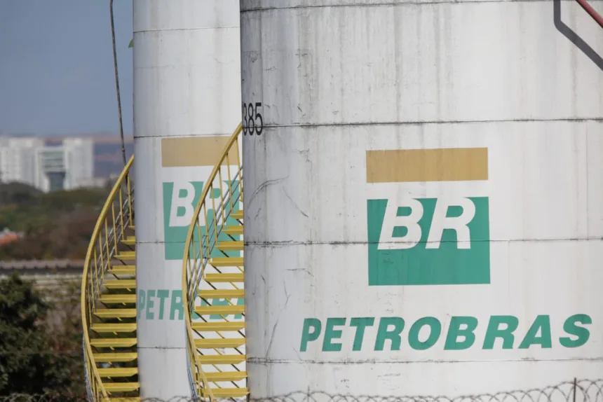 petrobras-anuncia-aumento-do-diesel-em-r$-0,38-para-distribuidoras