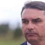 bolsonaro-nao-tem-previsao-de-alta-hospitalar,-diz-flavio