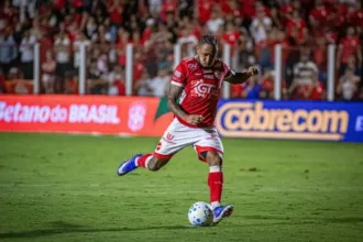 rafa-silva-fala-sobre-importancia-da-classificacao-do-vila-nova-na-copa-do-brasil
