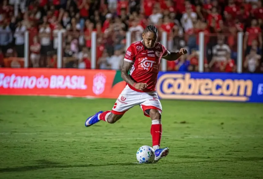 rafa-silva-fala-sobre-importancia-da-classificacao-do-vila-nova-na-copa-do-brasil